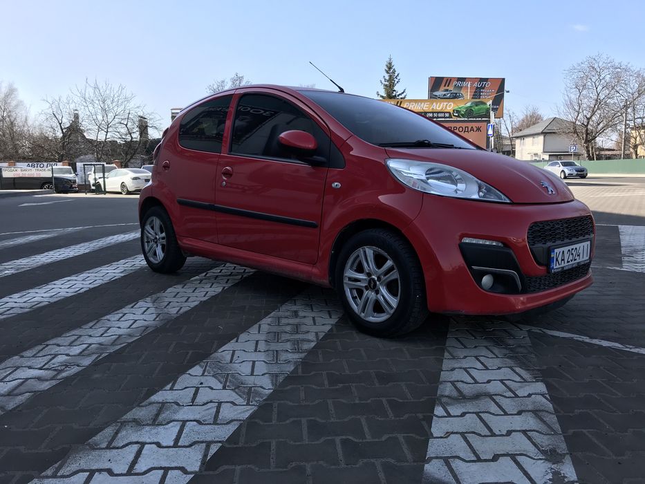 Продам офіційне авто в ідеальному стані від власника