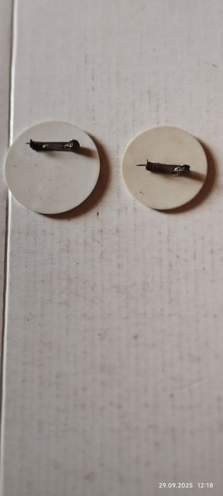 Odznaki z czasów PRL , antysocjalistyczne.