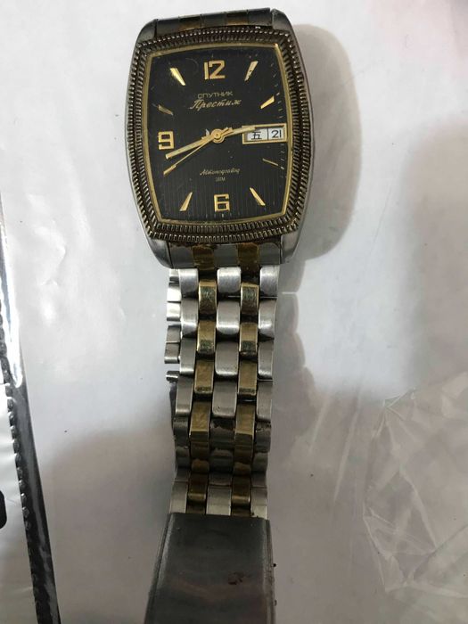 Годинник наручний Супутник престиж із СРСР