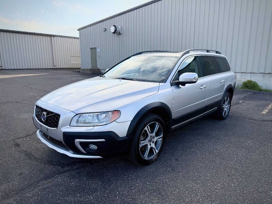 Volvo XC70      2016