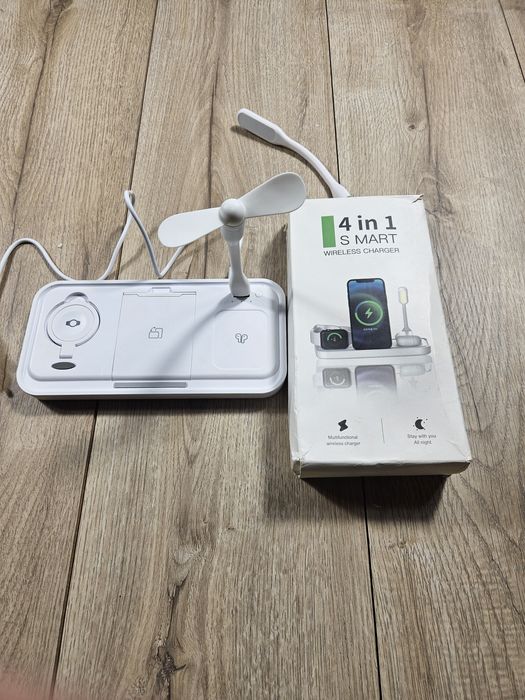 Ładowarka 4w1  lampka wiatrak