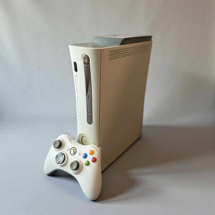 Xbox 360 Arcade branco 500GB + exploit + Aurora + 130+ jogos – nostalgia pronta a jogar