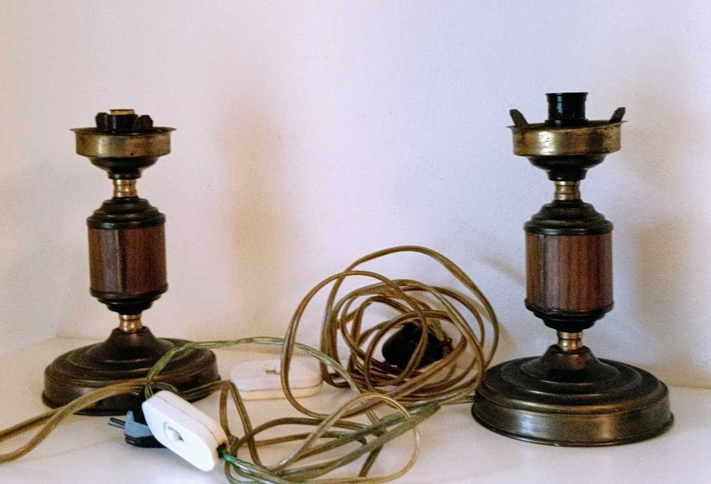 Par de candeeiros de mesa cabeceira em latão antigos