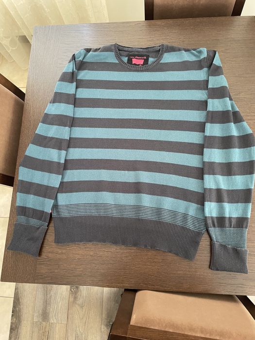 Sweter Levi’s w bardzo dobrym stanie.