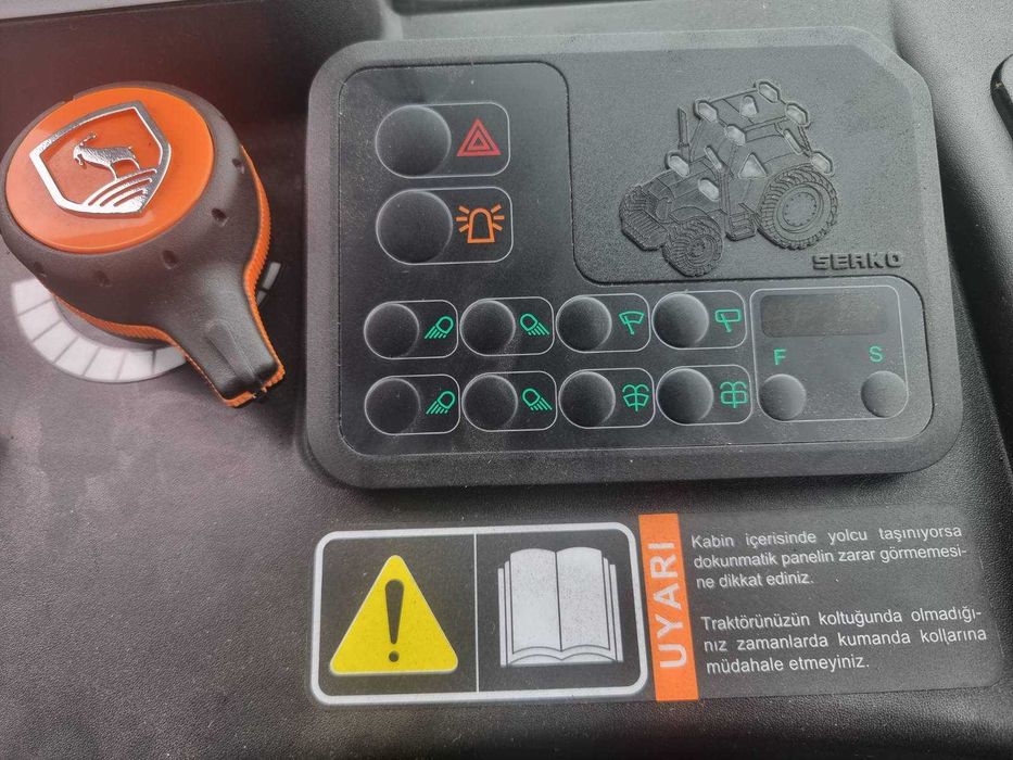 Трактор ArmaTrac 1104 LUX Пневма навес 5т 2 вани Perkins ZF 16+16 АРК