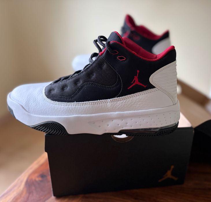 Nike Air Jordan Max Aura 2