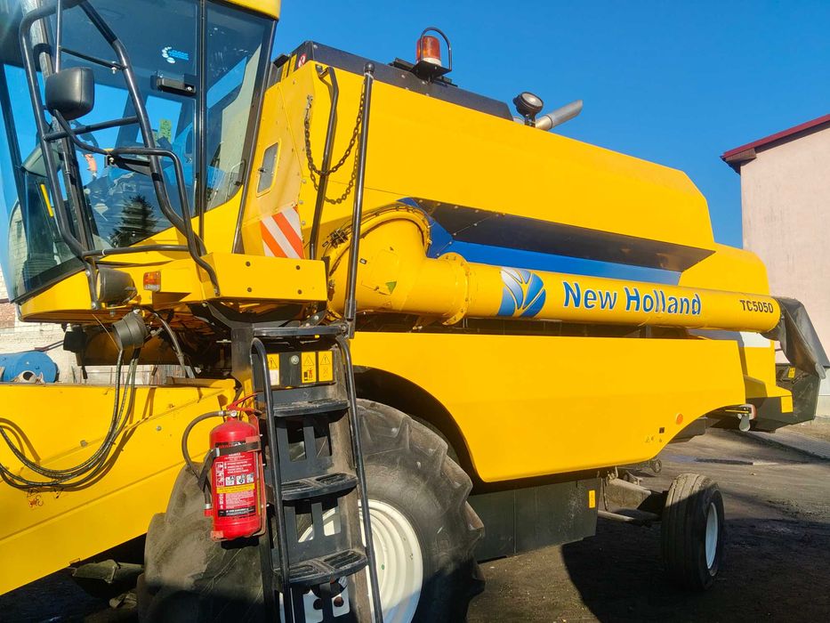 New HollandTc5050
