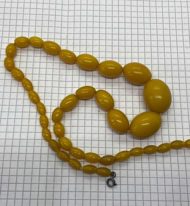 Винтажные редкие бусы бакелит янтарь