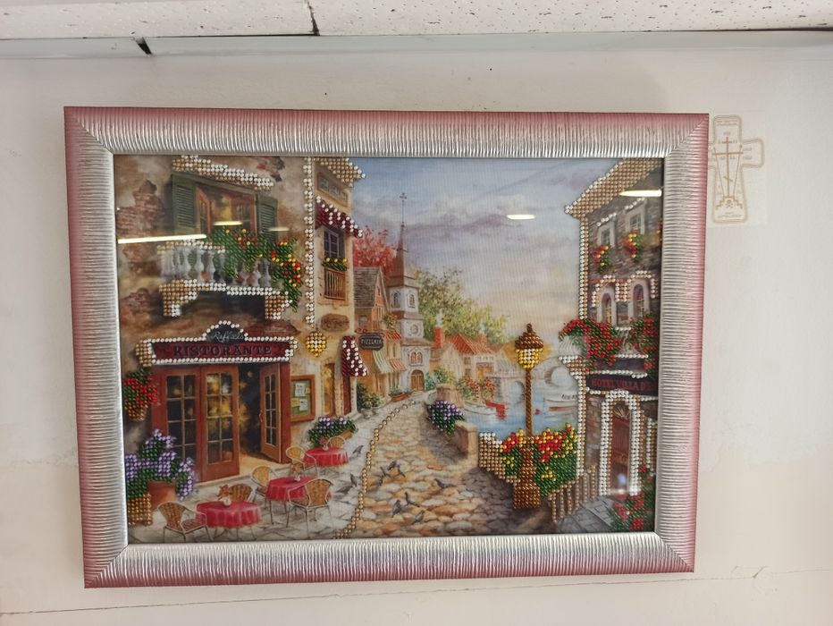 Продам картину вышитую  бисером