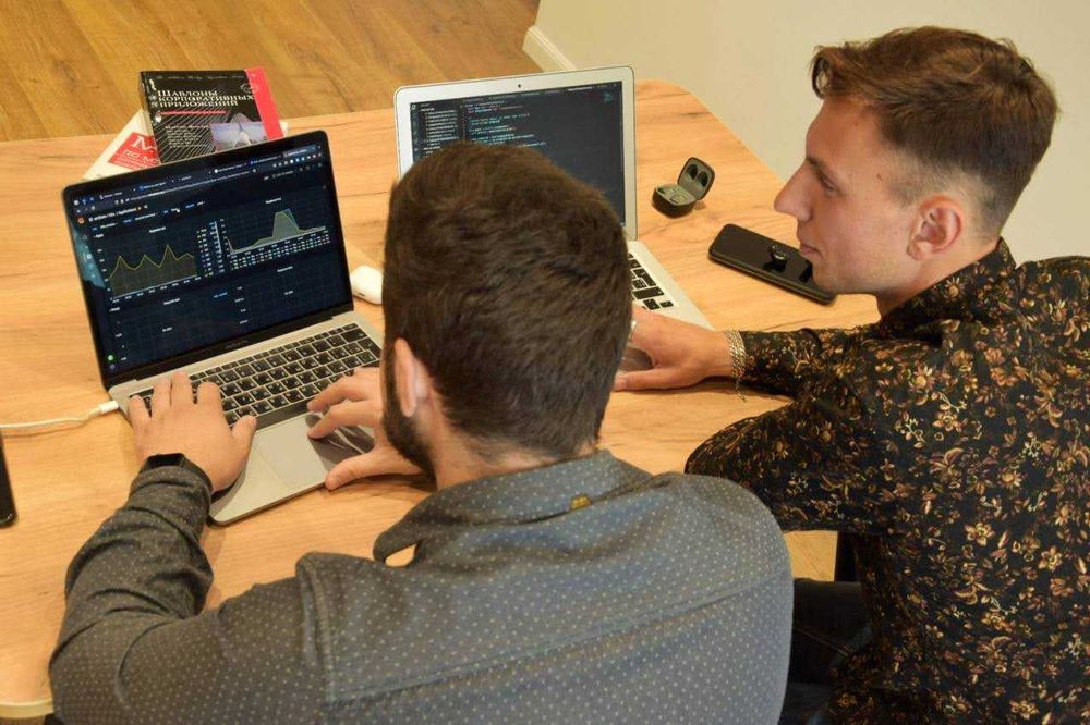 Ментор JavaScript, Python, PHP, C++: авторські курси програмування