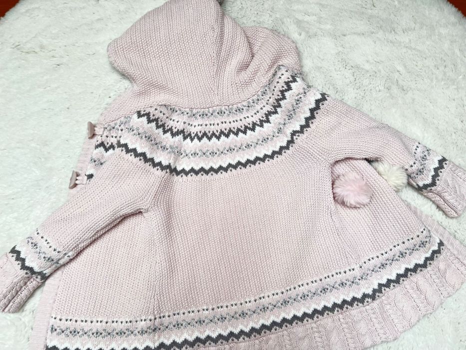 Cieplutki sweterek z barankiem. 110