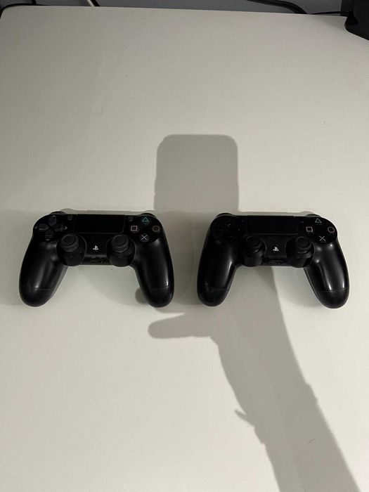 PlayStation 4 Slim 500GB + Comando + Cabos