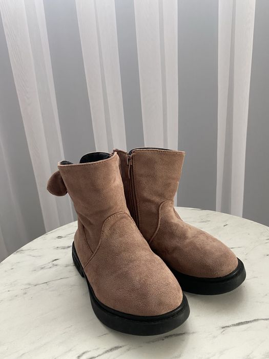 Сапожки для дівчинки