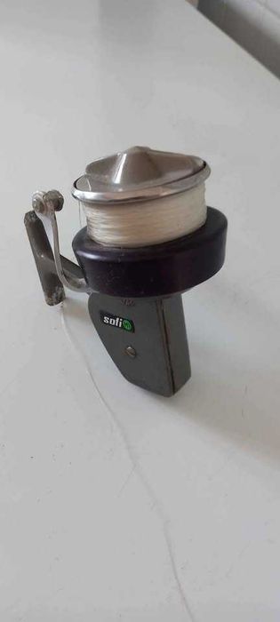 Molinete SOFI M1  aparelho de pesca em bom estado