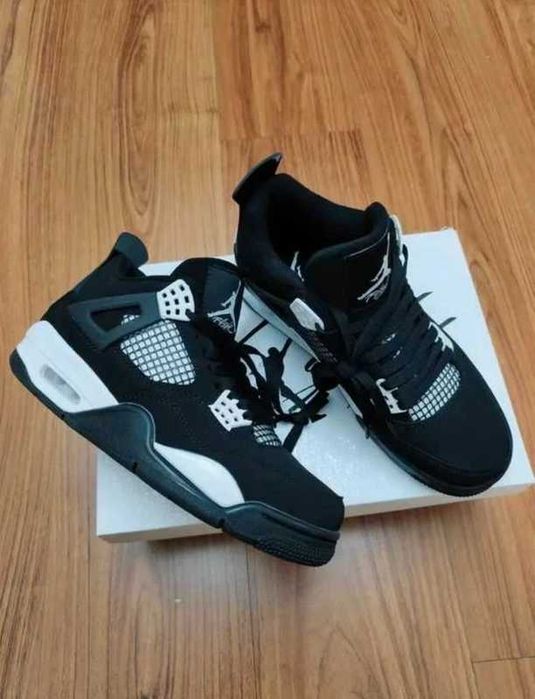 Jordan4_Retro_White_Thunder R.41