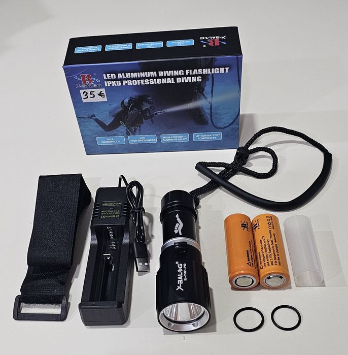 Lanterna de mergulho potente