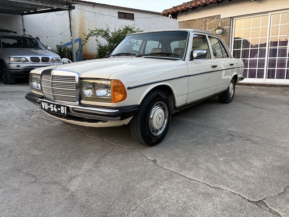 Mercedes W123 230E 1984