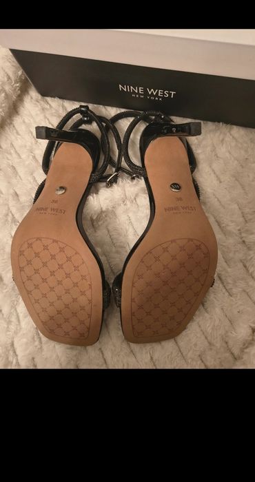 Brokatowe błyszczące szpilki