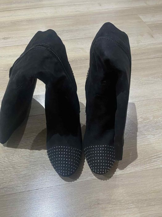 Przepiękne kozaki z ćwiekami Nowe Deichmann