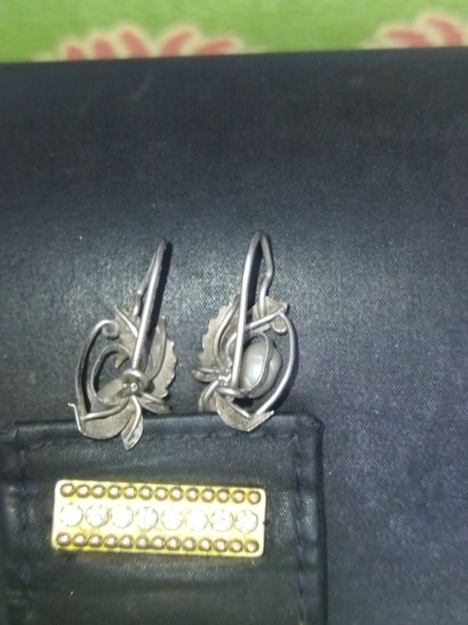Серьги серебряные.