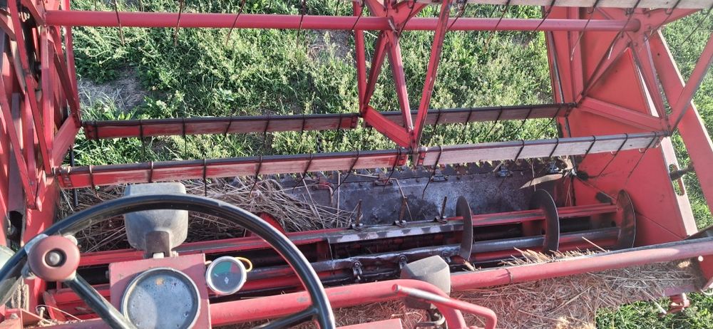 Kombajn massey ferguson 186 w całości lub na części