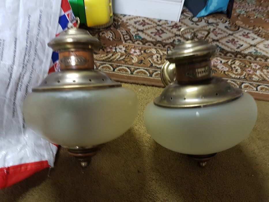 2 candeeiros antigos