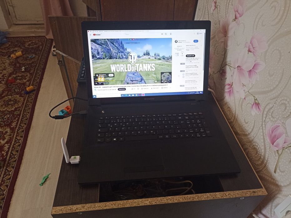 Большой ноутбук Lenovo G70-80 екран-17.3"/HDD 320гб/8гб/видео 2 гб.