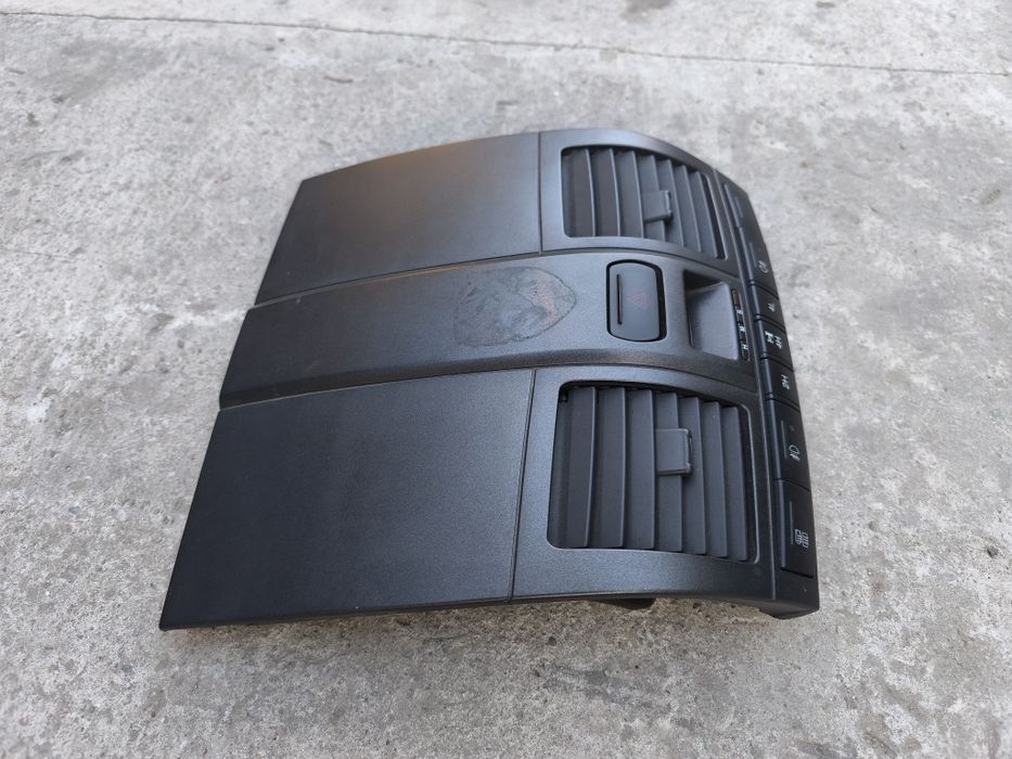 Продам накладку торпеды переключатели приводов на SsangYong rexton