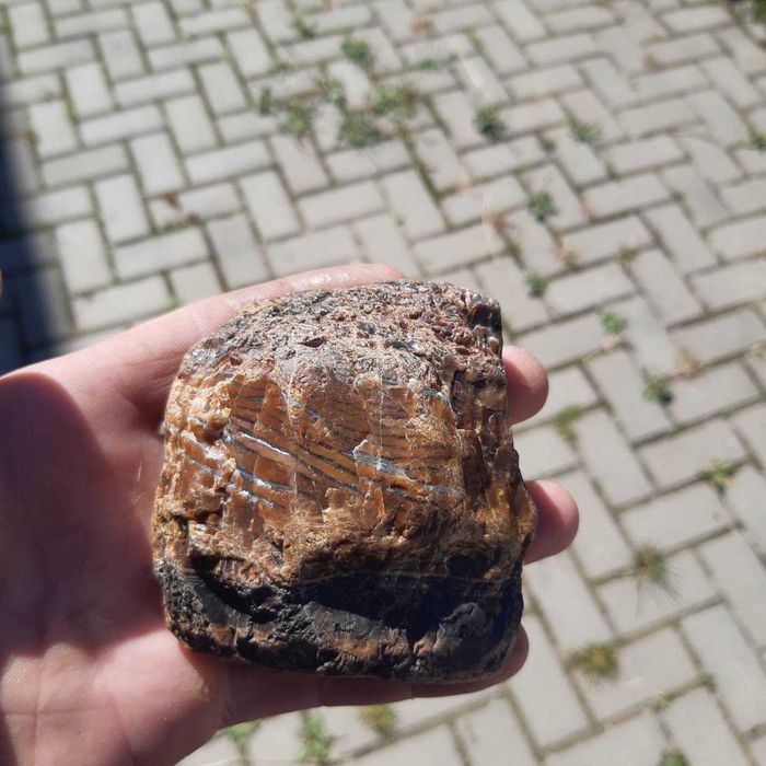 Камінь з гравіюванням