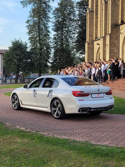 BMW 7 biała perła limuzyna auto do ślubu wynajem samochód