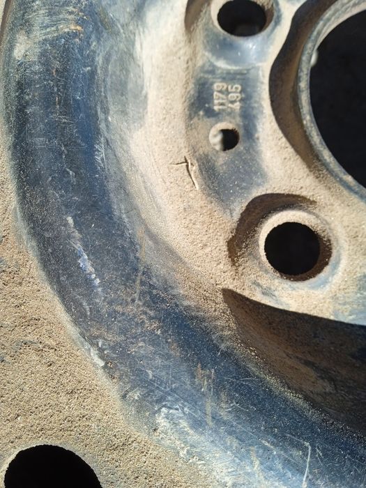 Диск на авто Мерседес