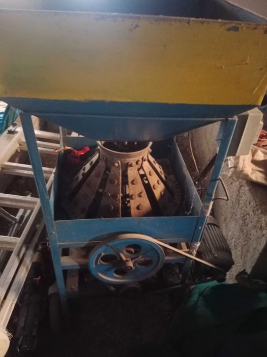 Descascador de amêndoas