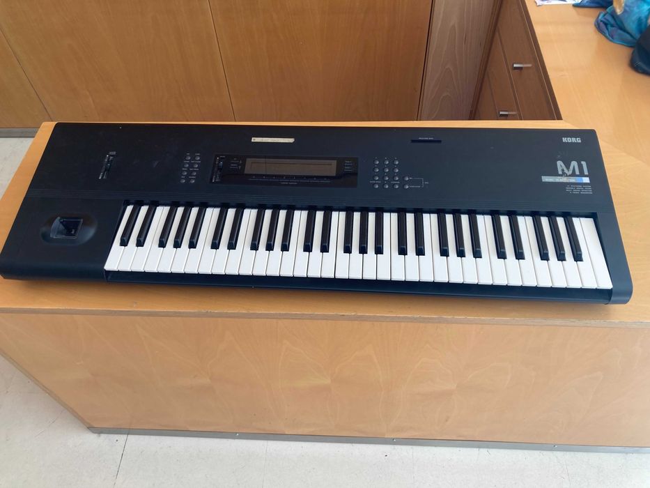Korg M1 Sintetizador