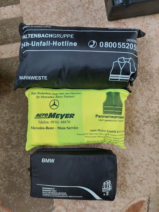 Аварійний знак трикутник буксировочний канат трос  жилетки компресор