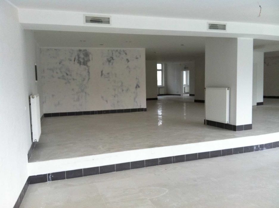 Магазин Киев 485квм метро Левобережная, Шептицкого 10 Супер Фасад