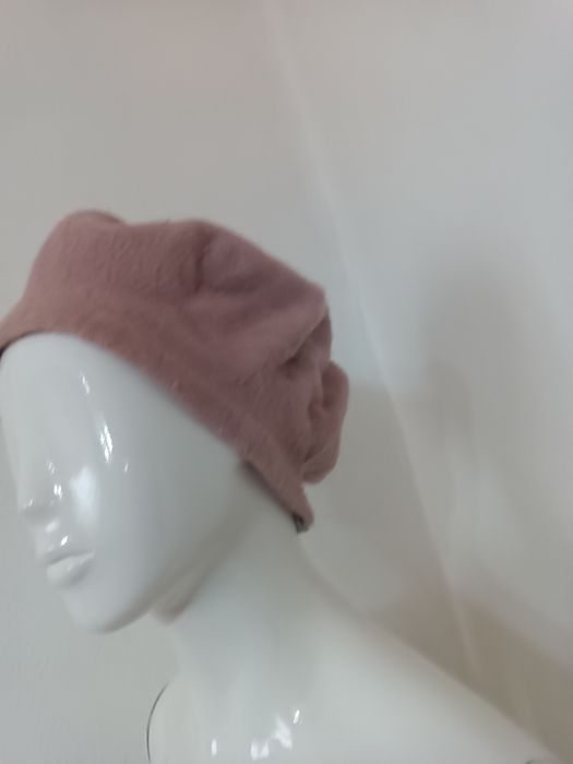 Stylowy Beret z Pomponem H&M – Brudny Róż – One Size