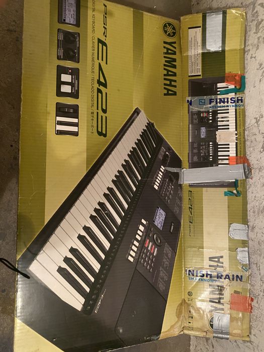 Keyboard Yamaha PSR E423