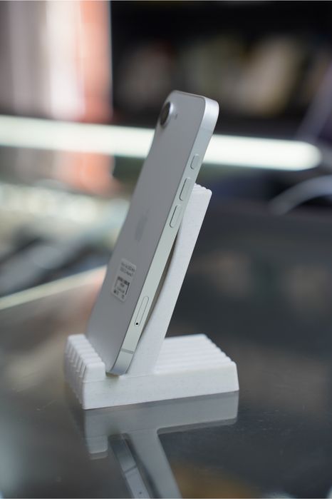 iPhone 16e 128GB White EU Sim 40циклів