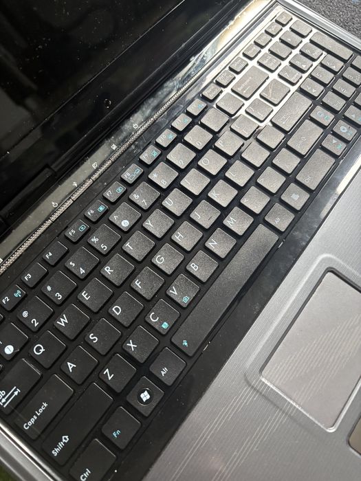 Sprzedam 2 laptopy Asus