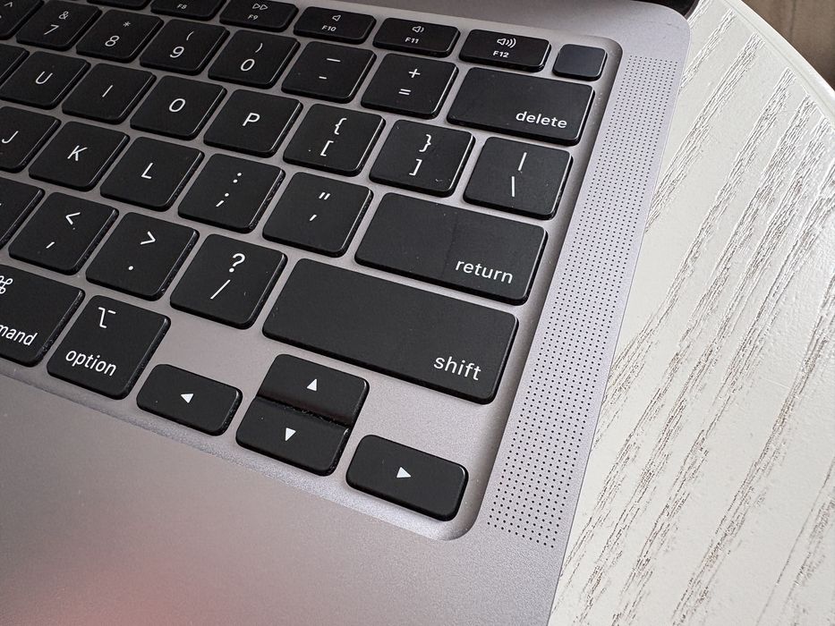 MacBook Air 13 2020 стан новий 10/10