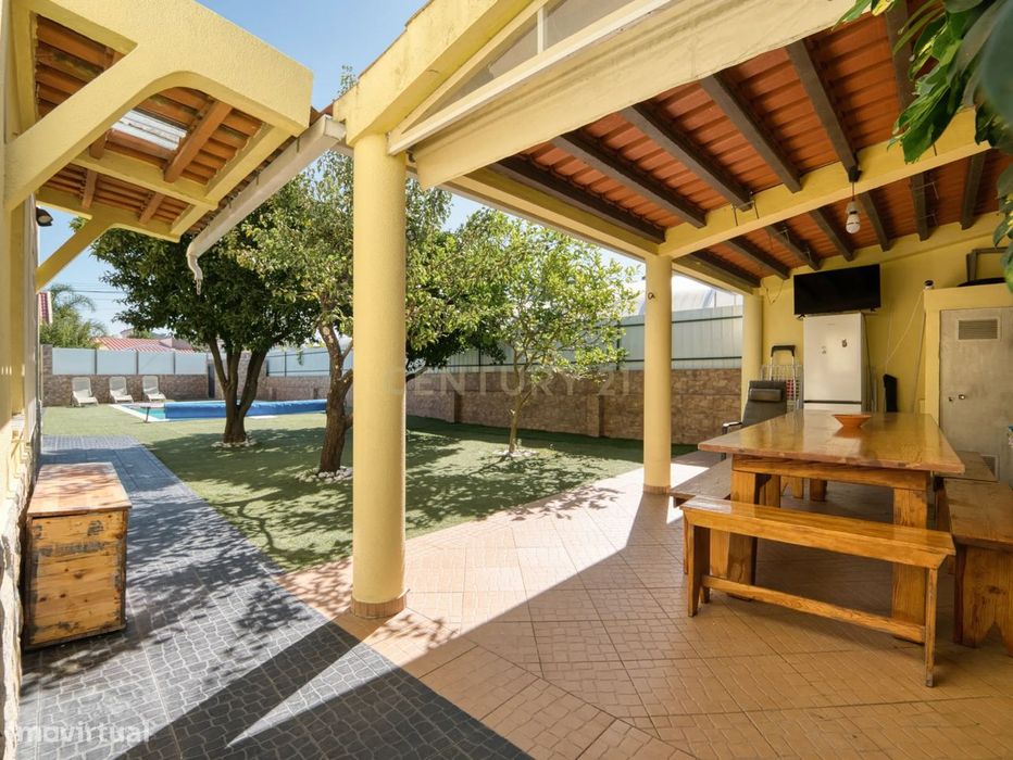 Moradia Térrea T3  com Piscina- Furo água  - Aroeira