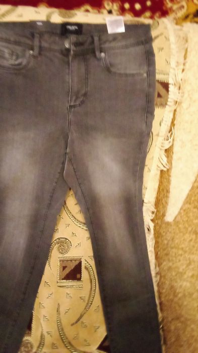 Продаю женские новые джинсы