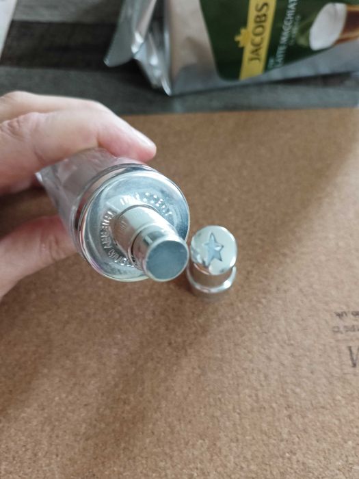 Flakon po perfumach pusty