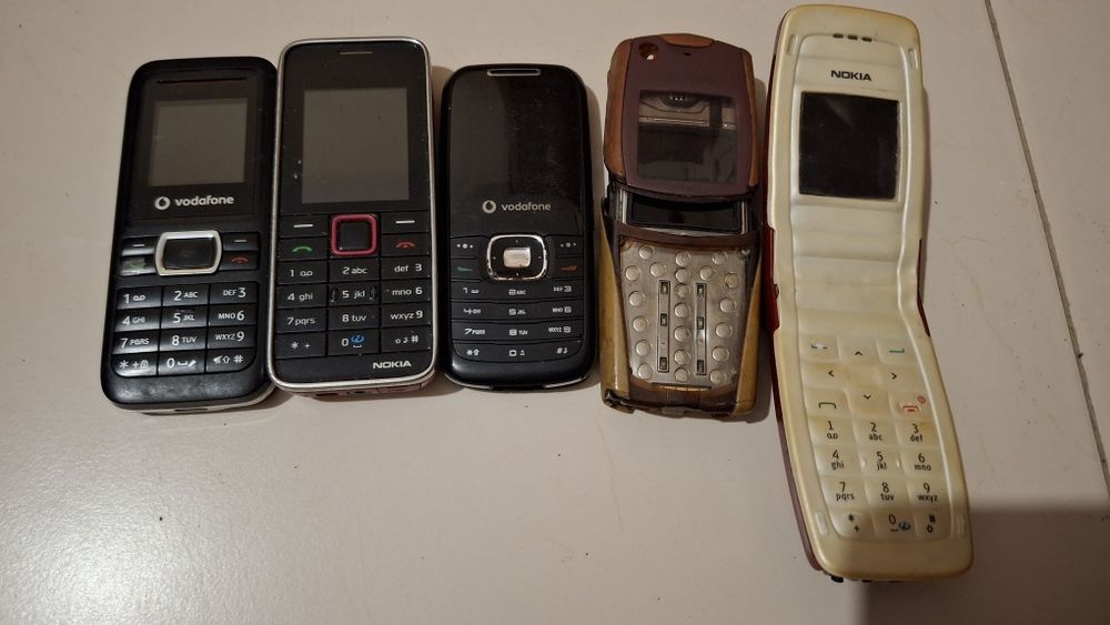 Vendo vários telemóveis