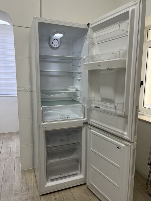 Frigorífico Combinado BECKEN BC3901 WH