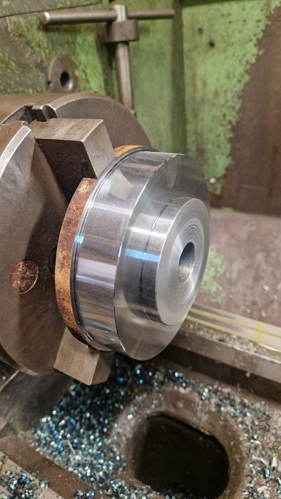 Usługi Tokarskie Frezowanie Spawanie KMETAL