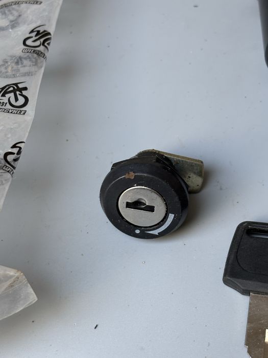 Stacyjka Zamek YAMAHA Dt125 Tdr 2 Klucze Kufer Zamek i
