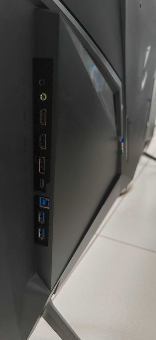 Monitor GIGABYTE Aorus FV43U 43" 3840x2160px 144 Hz 1 ms