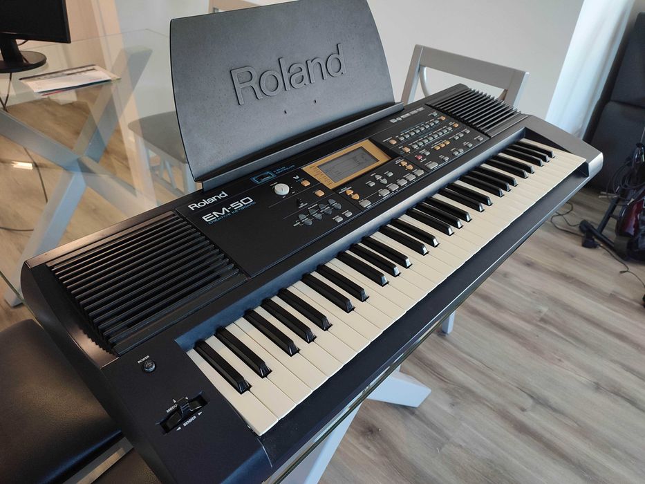 Teclado Roland EM-50