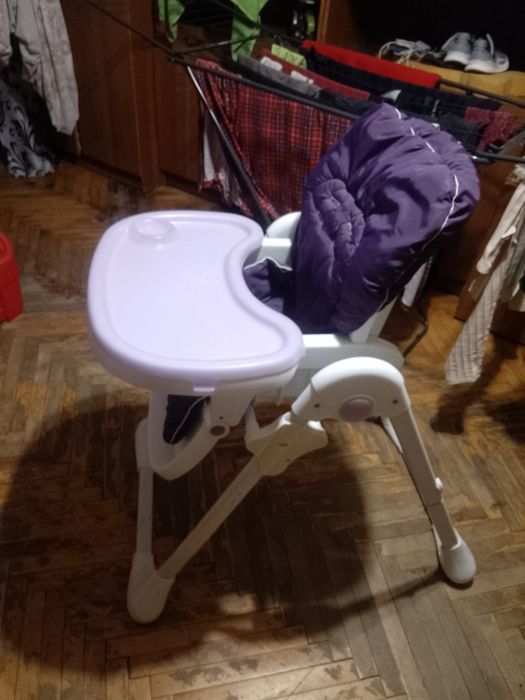 Столик для годування